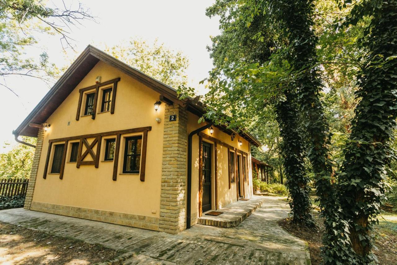 Forest House Palić エクステリア 写真